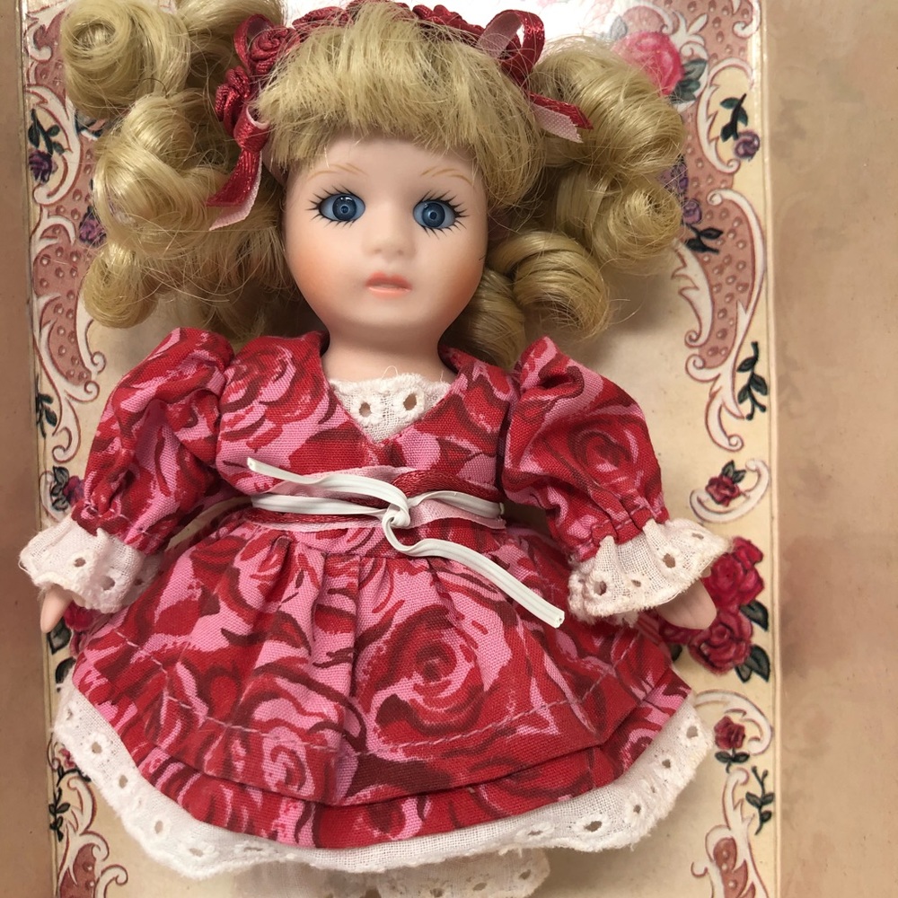 Marie Osmond Valentine’s Day Greeting Card doll